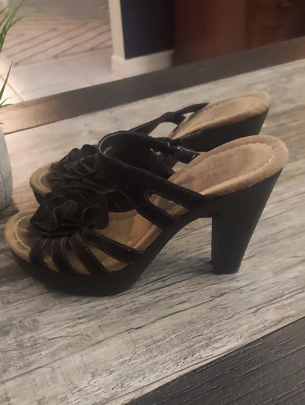 Wurl Black Women's Floral Mule Heels - Suede Finish- Size 6